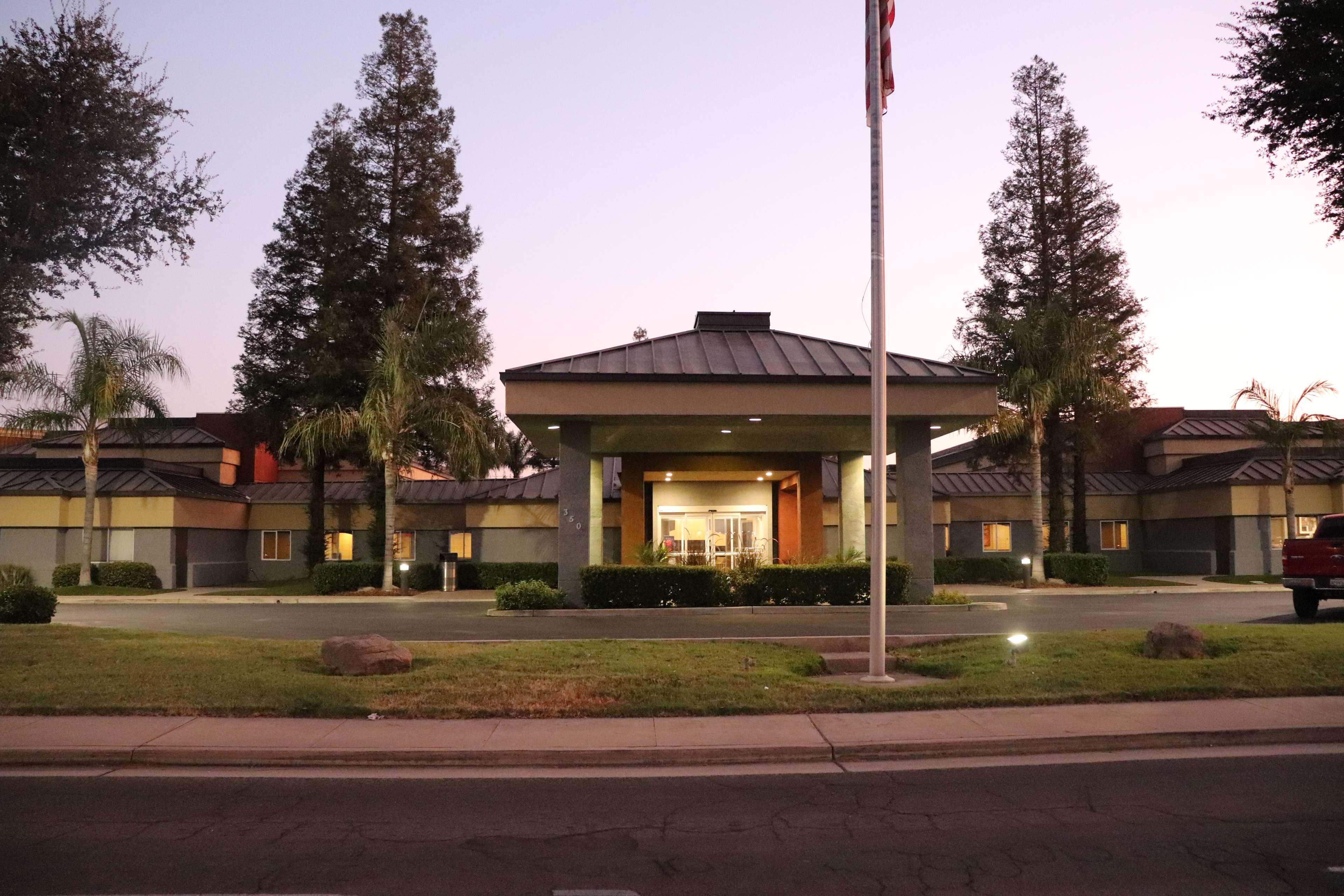 Best Western Porterville Inn Bagian luar foto