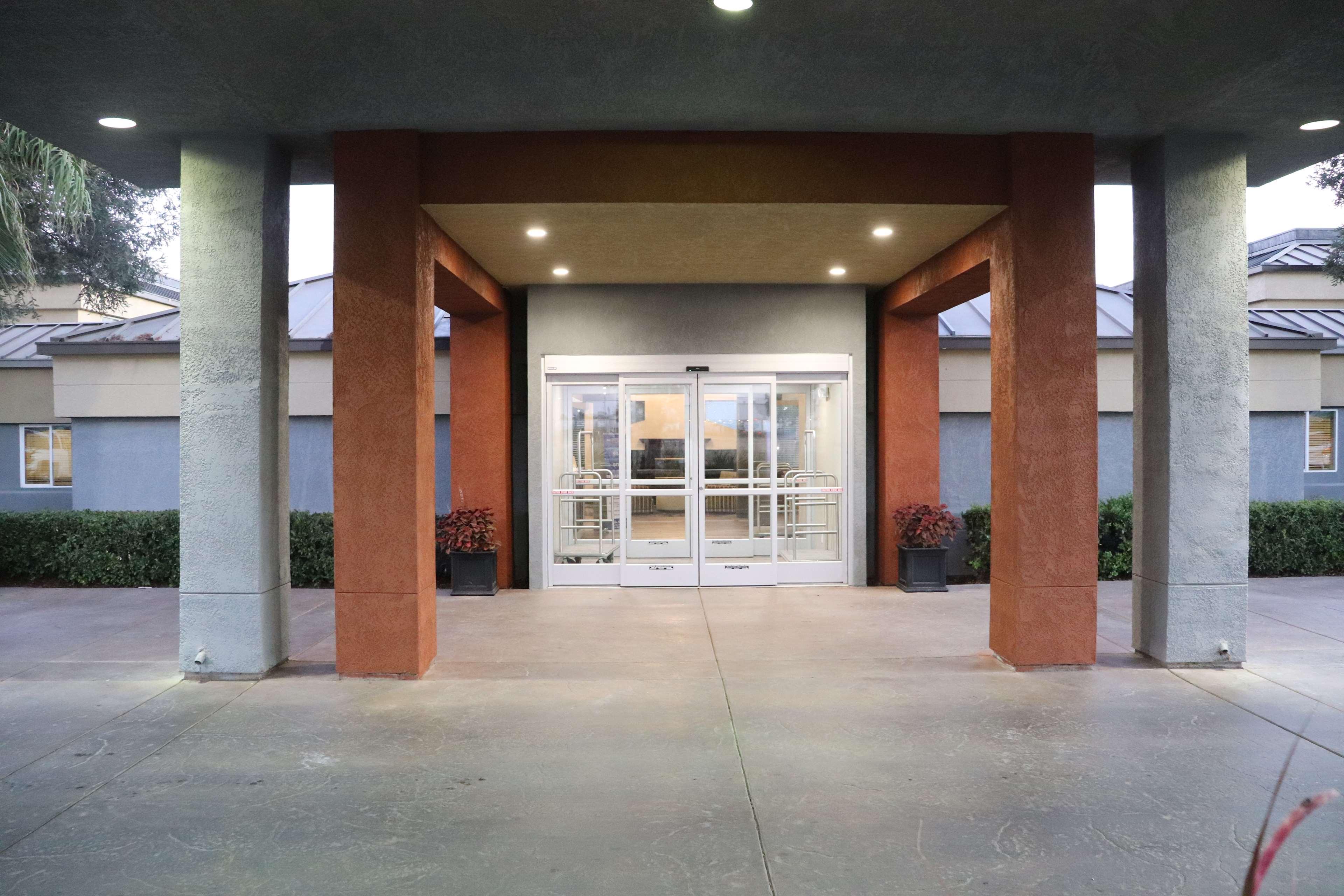 Best Western Porterville Inn Bagian luar foto