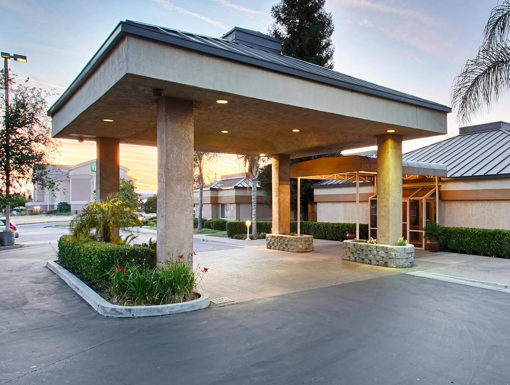 Best Western Porterville Inn Bagian luar foto